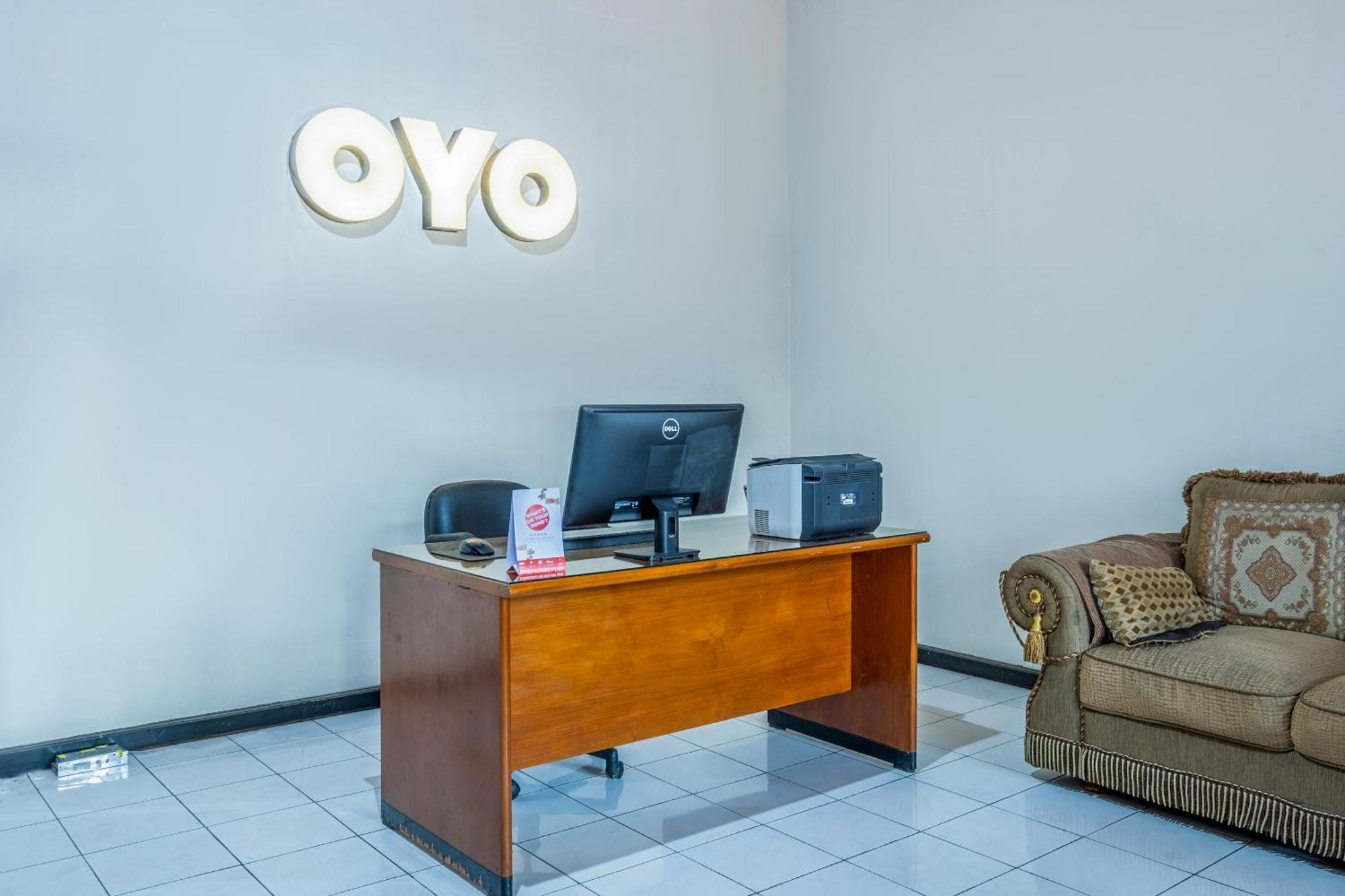 Oyo Collection O 1032 Rahayu Residence Syariah Cirebon Exterior foto